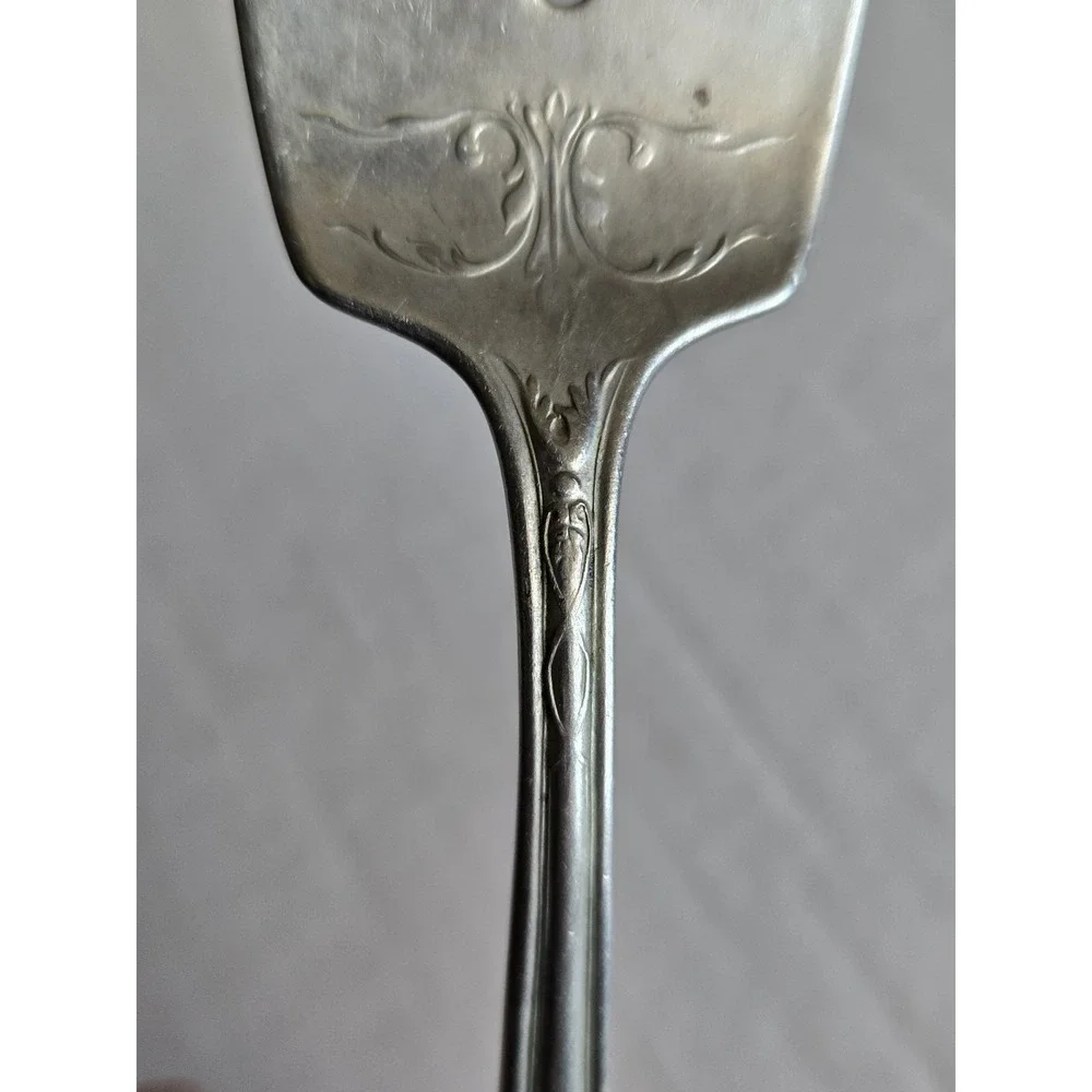 Antique Wm A Rogers Nickel Silver Lettuce Salad Serving Fork Ornate Scroll